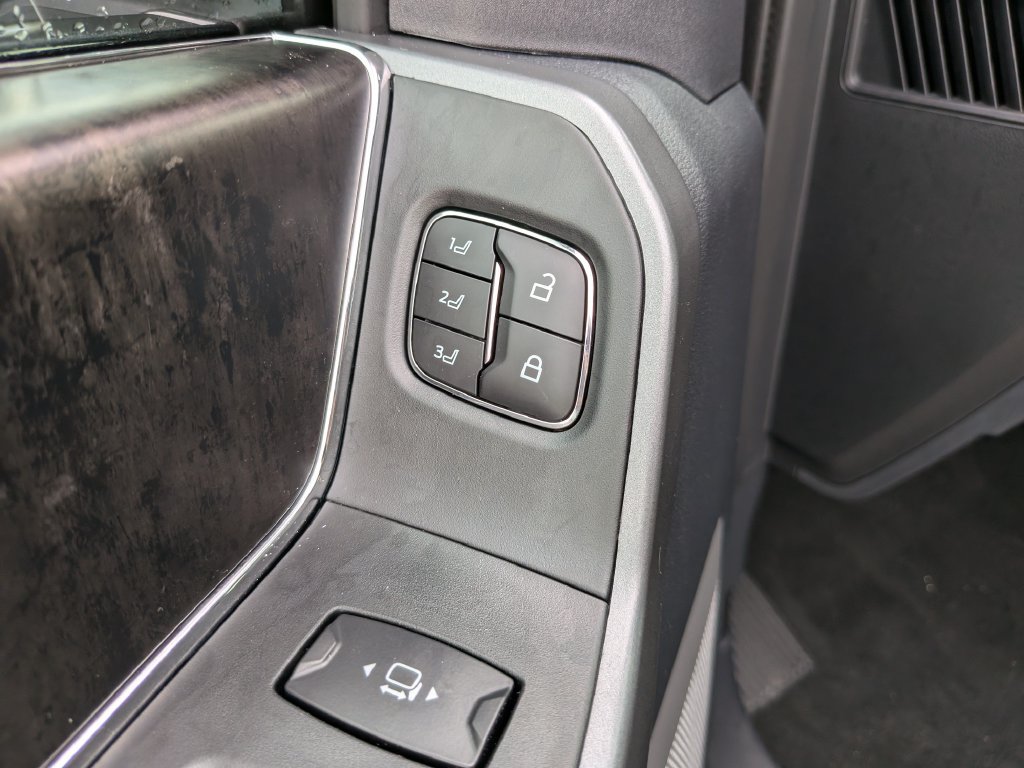 New 2026 Ford F250 Lariat w/ Black Appearance Package AWD/4WD image 19