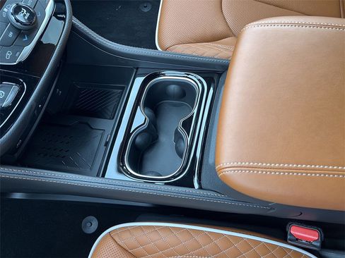 New 2026 Chrysler Pacifica Pinnacle image 8