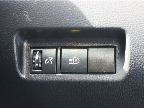 Used 2019 Toyota RAV4 LE FWD image 29