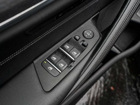 Used 2022 BMW 530i w/ Convenience Package image 10