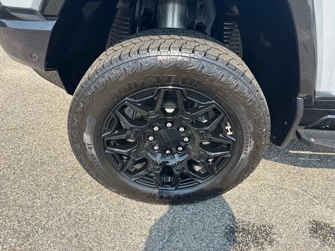 Used 2025 GMC Hummer EV 2X AWD/4WD image 37