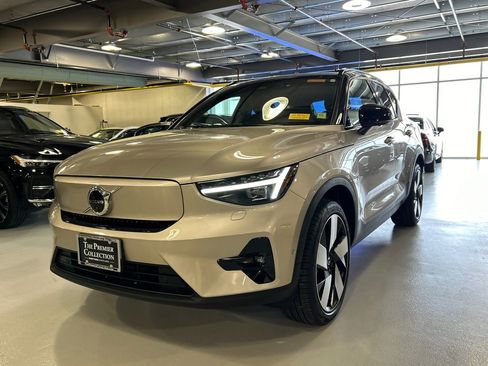 Certified 2023 Volvo XC40 Recharge Ultimate w/ Protection Package Premier AWD/4WD image 5