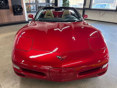 Used 2004 Chevrolet Corvette Convertible w/ Preferred Equipment Group image 26
