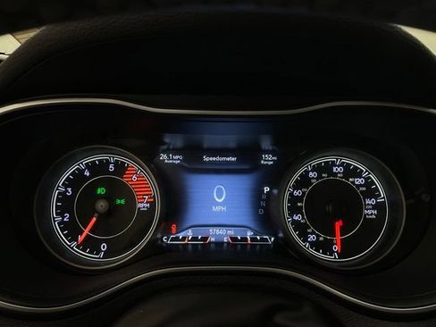 Used 2022 Jeep Cherokee Limited AWD/4WD image 15