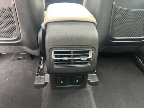 Used 2025 Lincoln Corsair Grand Touring w/ Equipment Group 301A image 15