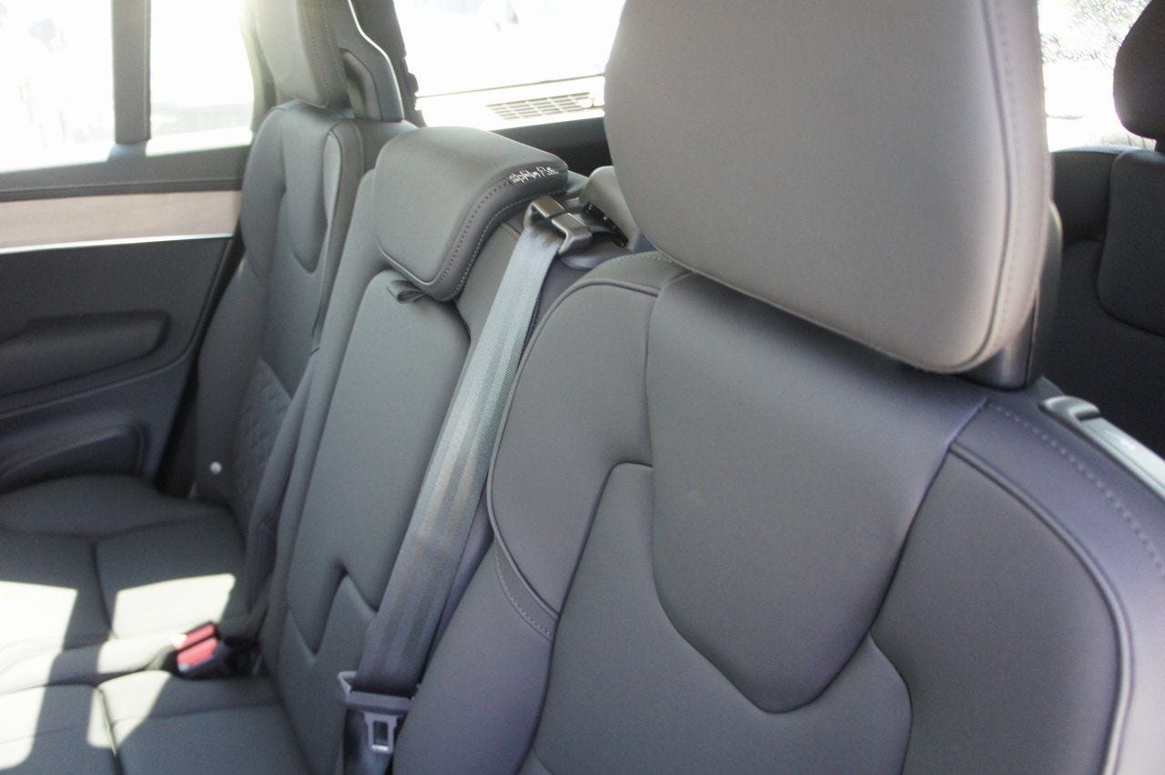 New 2026 Volvo XC90 B6 Plus w/ Protection Package Premier AWD/4WD image 24