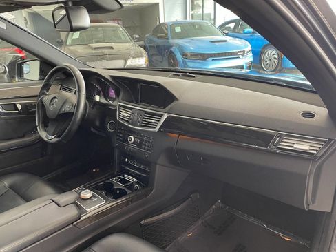 Used 2010 Mercedes-Benz E 350 E 350 Luxury 4MATIC AWD 4dr Se image 30
