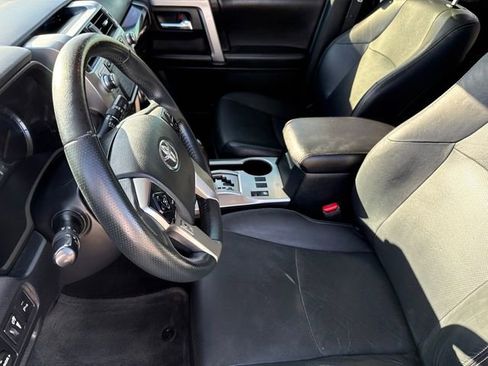 Used 2016 Toyota 4Runner Limited AWD/4WD image 21