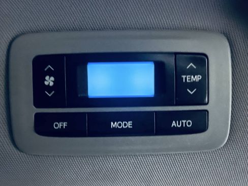 Used 2017 Toyota Sienna LE FWD image 29
