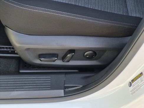 Used 2023 Nissan Rogue SV image 19