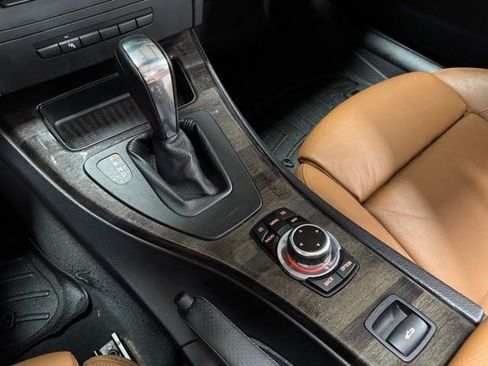 Used 2011 BMW 335i Convertible RWD image 29