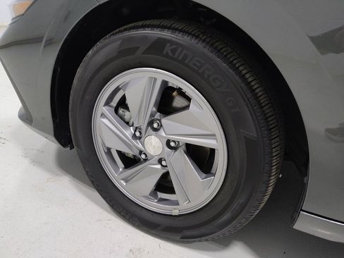 Used 2024 Hyundai Elantra SE image 31
