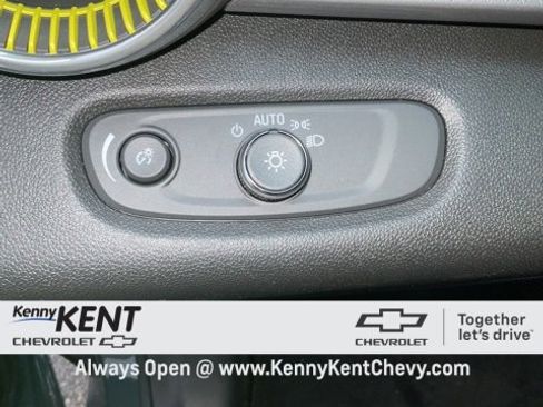 Used 2025 Chevrolet Trax LT image 20