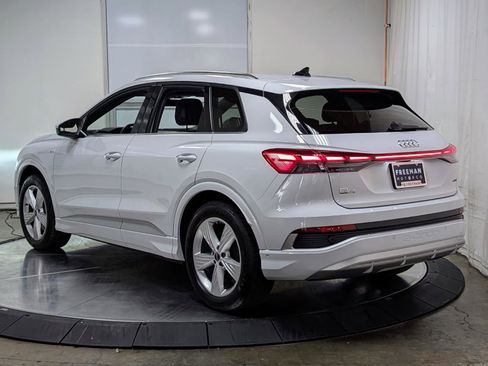Used 2024 Audi Q4 e-tron Premium Plus image 7