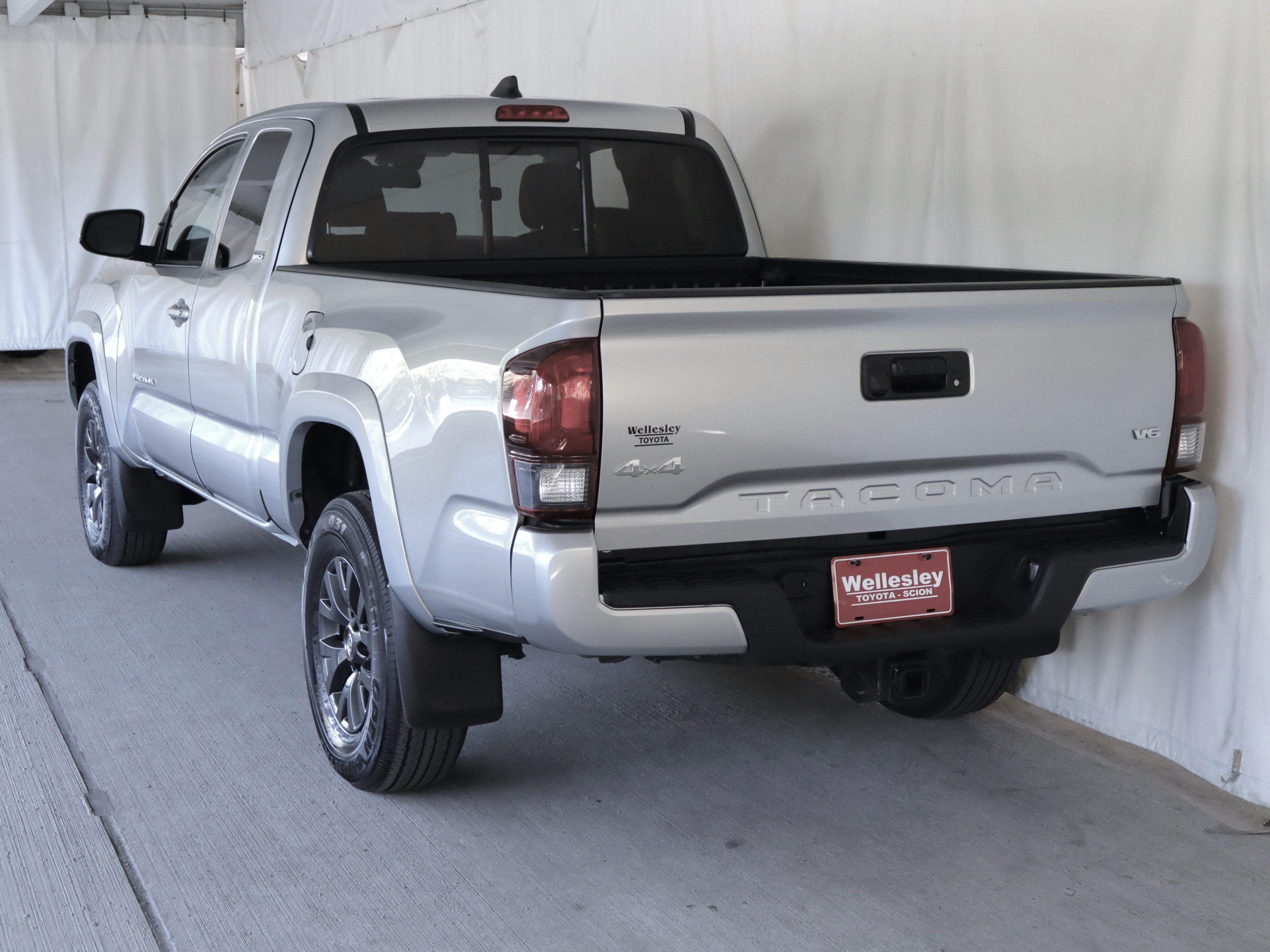 Used 2022 Toyota Tacoma SR5 AWD/4WD image 23