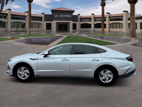 New 2026 Hyundai Sonata SE FWD image 3