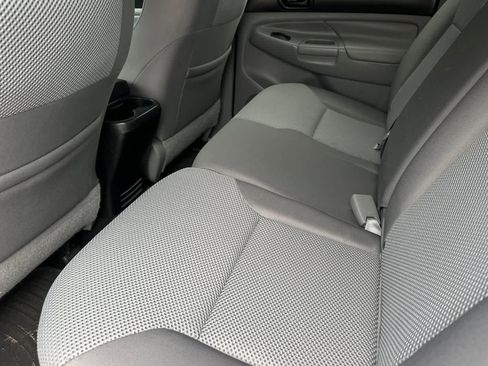 Used 2015 Toyota Tacoma PreRunner RWD image 5