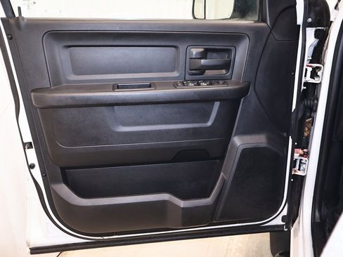 Used 2016 RAM 3500 Tradesman w/ Chrome Appearance Group image 10