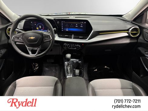 Used 2025 Chevrolet Trax LT w/ Driver Confidence Package FWD image 12