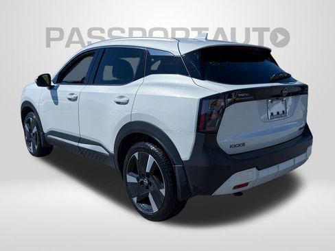 Used 2025 Nissan Kicks SR w/ SR Premium Package image 3