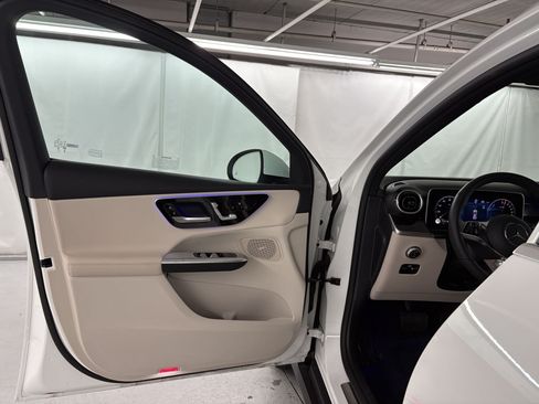 Certified 2025 Mercedes-Benz GLC 350e 4MATIC image 14