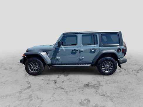 Used 2024 Jeep Wrangler Unlimited Sport AWD/4WD image 5