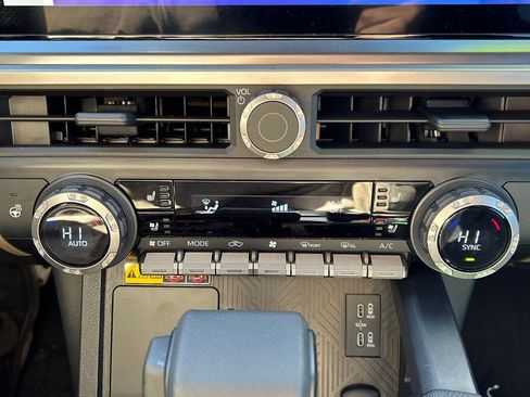 Used 2024 Toyota Tacoma TRD Sport w/ TRD Sport Premium Package image 29