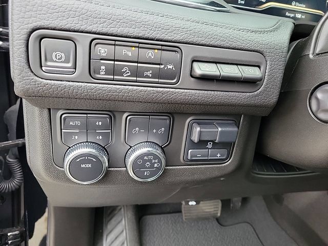 New 2024 GMC Yukon Denali w/ Advanced Technology Package AWD/4WD image 22