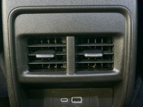 Used 2025 Cadillac XT4 Premium Luxury image 24