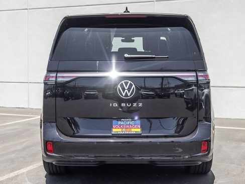 New 2025 Volkswagen ID. Buzz Pro S image 5