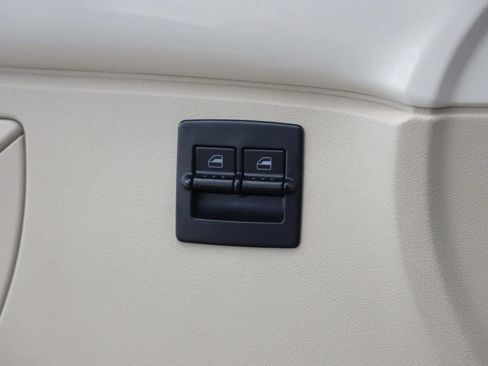 Used 2008 Volkswagen Beetle S FWD image 38