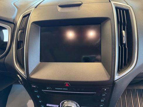 Used 2019 Ford Edge Titanium w/ Equipment Group 301A AWD/4WD image 20