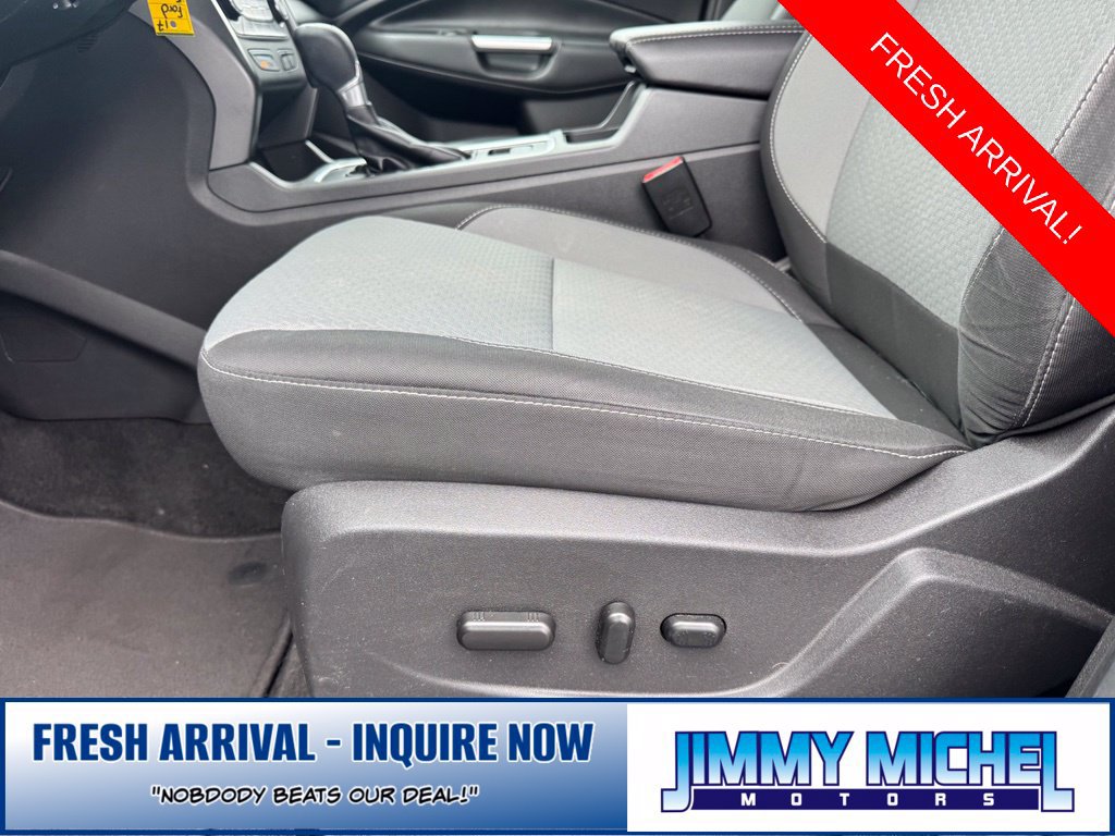 Used 2017 Ford Escape SE w/ SE Cold Weather Package FWD image 6