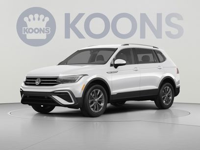 Used 2023 Volkswagen Tiguan SE w/ Panoramic Sunroof Package