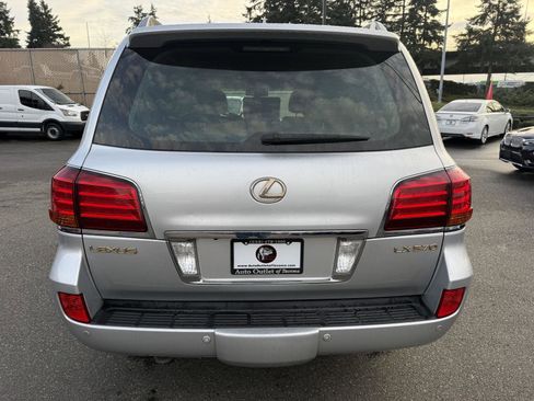 Used 2009 Lexus LX 570 Base image 10
