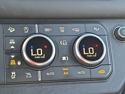 Certified 2024 Land Rover Defender 110 V8 image 23