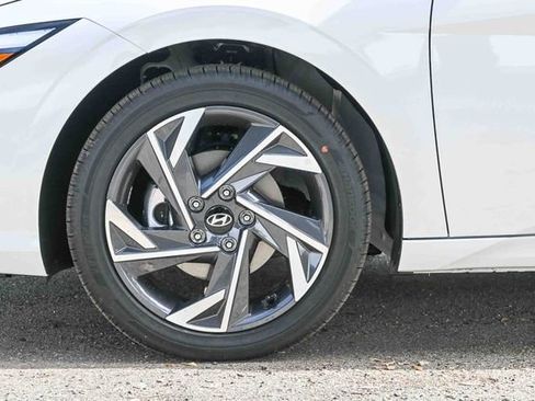 New 2026 Hyundai Elantra Limited image 11