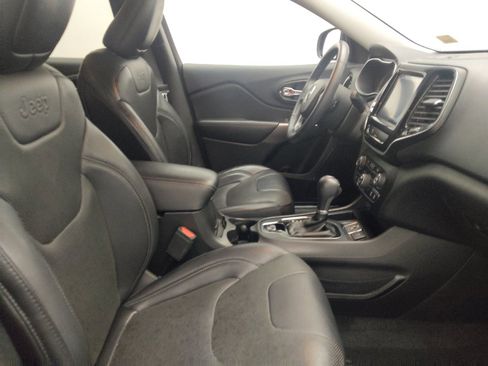 Used 2019 Jeep Cherokee Limited FWD image 21