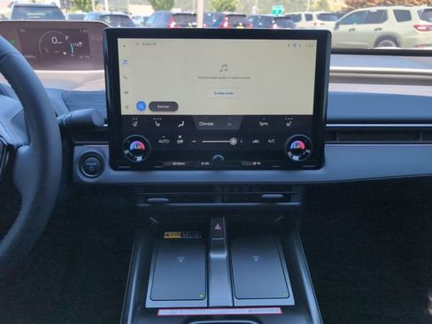 Used 2026 Toyota C-HR AWD/4WD image 25