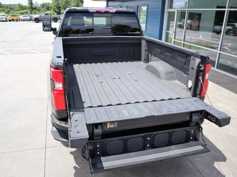 Used 2022 Chevrolet Silverado 2500 High Country w/ Z71 Off-Road Package AWD/4WD image 9