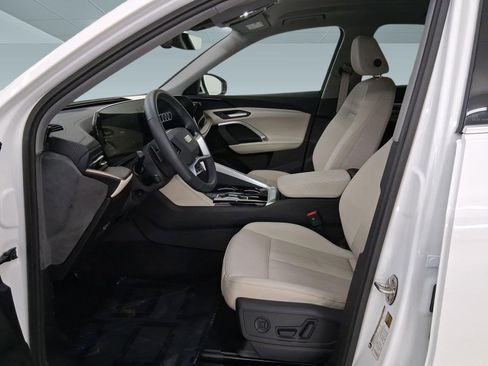 Certified 2025 Audi Q5 Premium w/ Convenience Package image 5