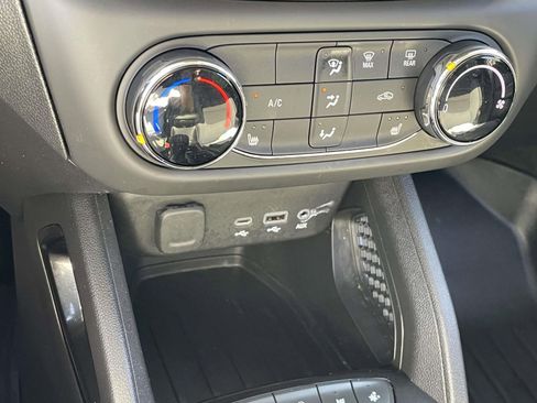 Used 2022 Chevrolet TrailBlazer LT FWD image 34
