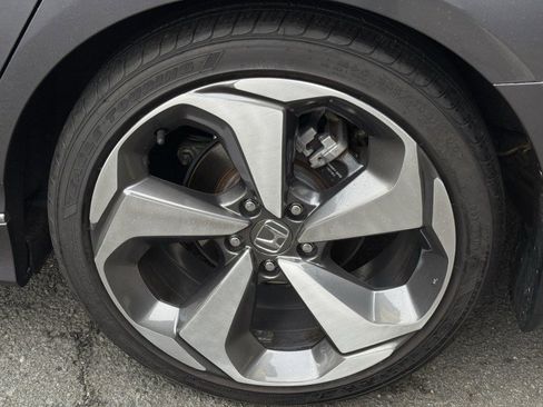 Used 2018 Honda Accord Touring image 39