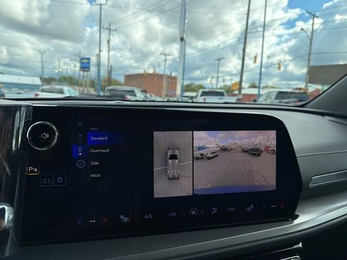 New 2026 Chevrolet Traverse LT w/ Sun and Wheel Package image 30