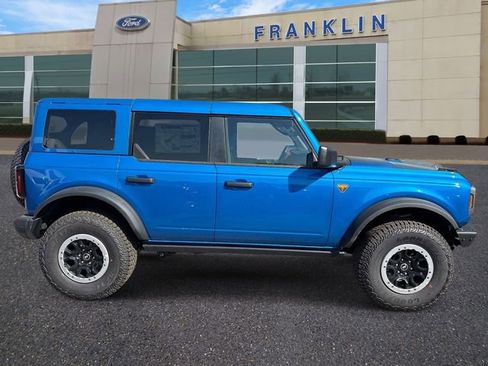 New 2026 Ford Bronco Badlands w/ Sasquatch Package AWD/4WD image 8
