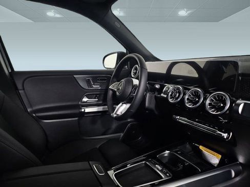 New 2025 Mercedes-Benz GLB 250 4MATIC image 27