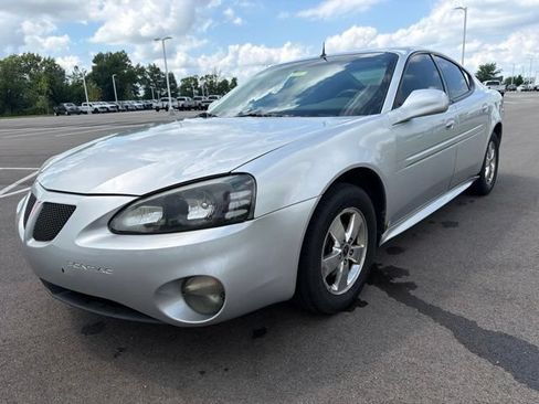 Used 2005 Pontiac Grand Prix w/ Drivers Plus Package FWD image 2