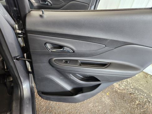 Used 2019 Buick Encore Preferred FWD image 17