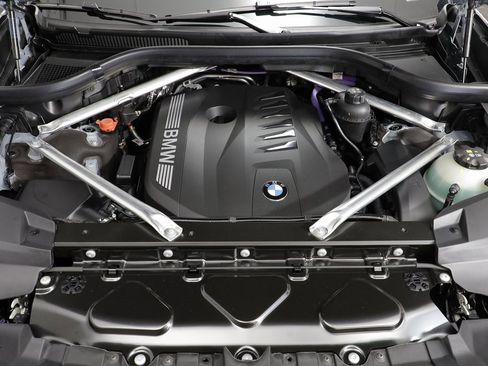 New 2026 BMW X7 xDrive40i w/ M Sport Package image 24