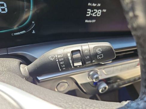 Used 2024 Kia Telluride S FWD image 22
